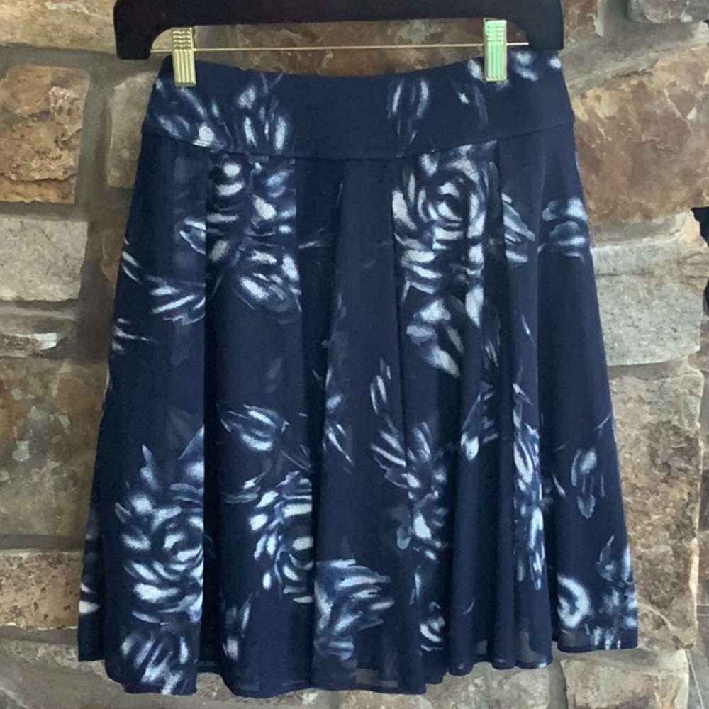 One owner INC Navy Blue & White Skirt Size L